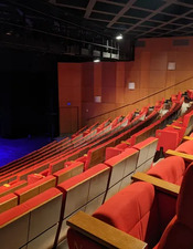 Visite guidée du Théâtre des 2 Points de la MJC de Rodez