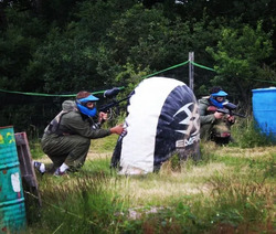 Vert Tea Jeu - Paint ball - Le Monastère