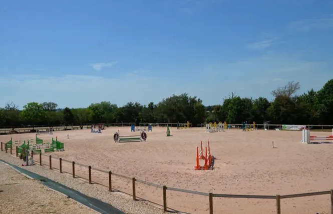 Combelles centre équestre Rodez Agglomération 1 - Le Monastère